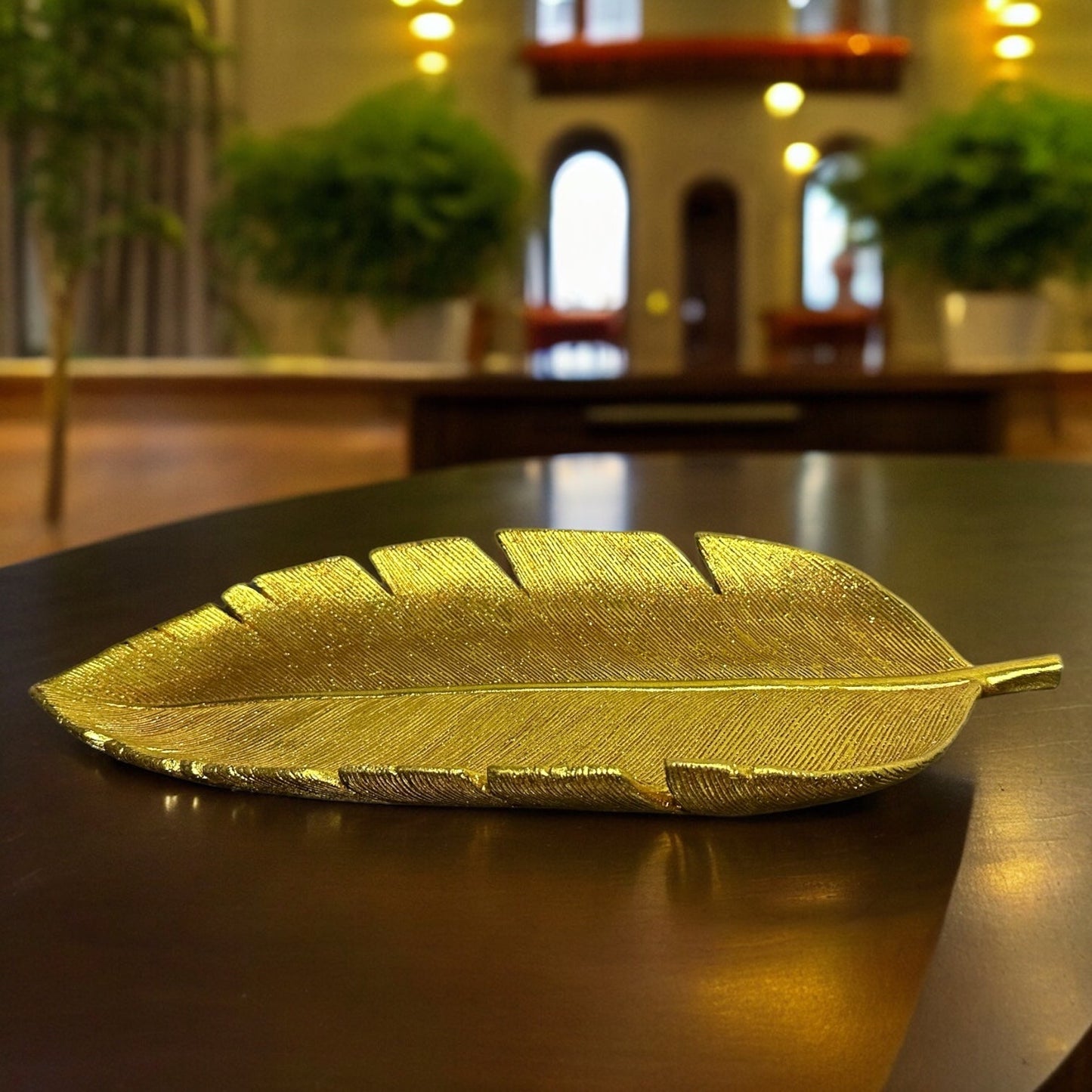 RESIN GOLDEN LEAF TRAY (M)