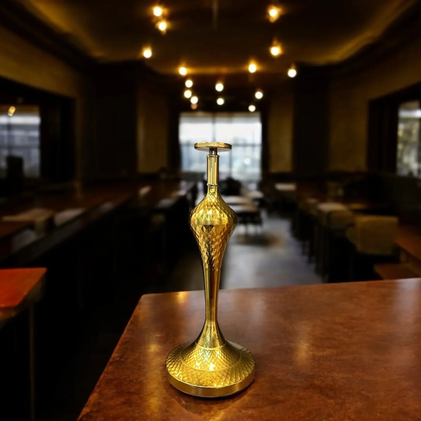 GOLDEN METAL CANDLEHOLDERS