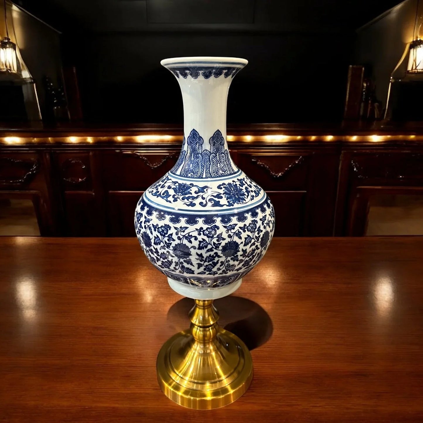 SAPPHIRE ELEGANCE VASE