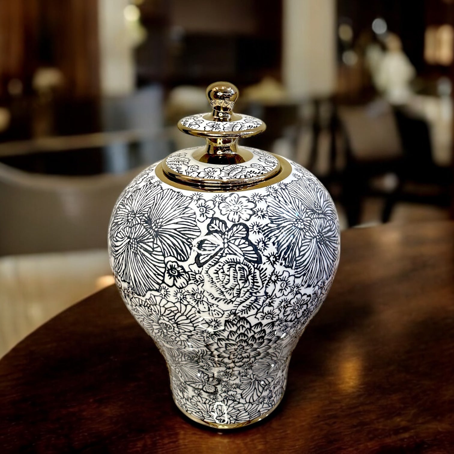 ARTISAN’S TOUCH - VASE