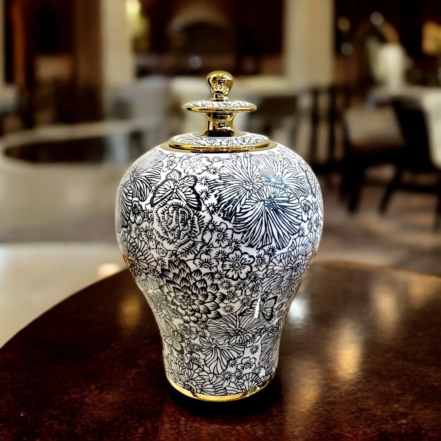 ARTISAN’S TOUCH - VASE