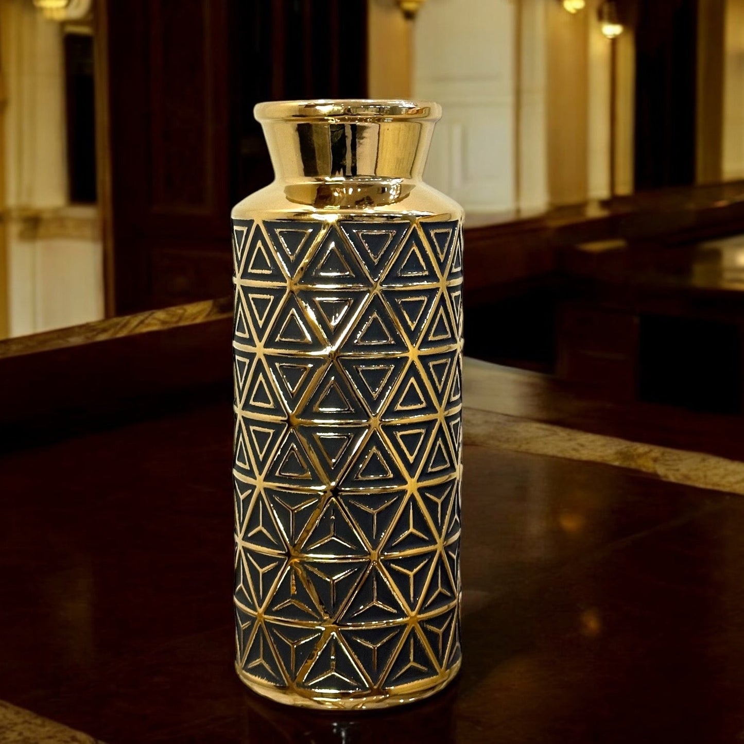 BLACK AND GOLD URN JAR (L)
