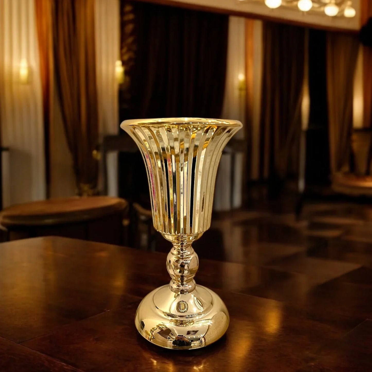 METAL GOLDEN CANDLE HOLDERS