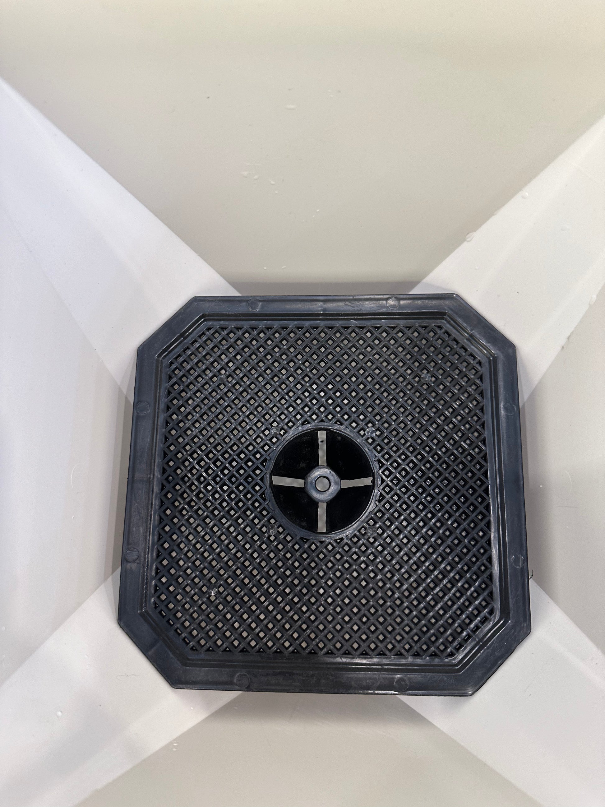 DIAMOND SHAPED PLANTER