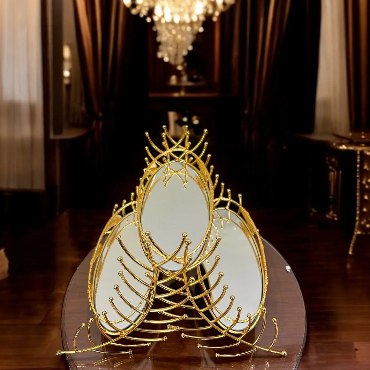 TRI-LEVEL TRESSURE STAND