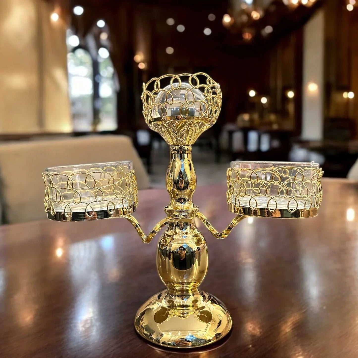 GOLDEN METAL CANDLEHOLDER
