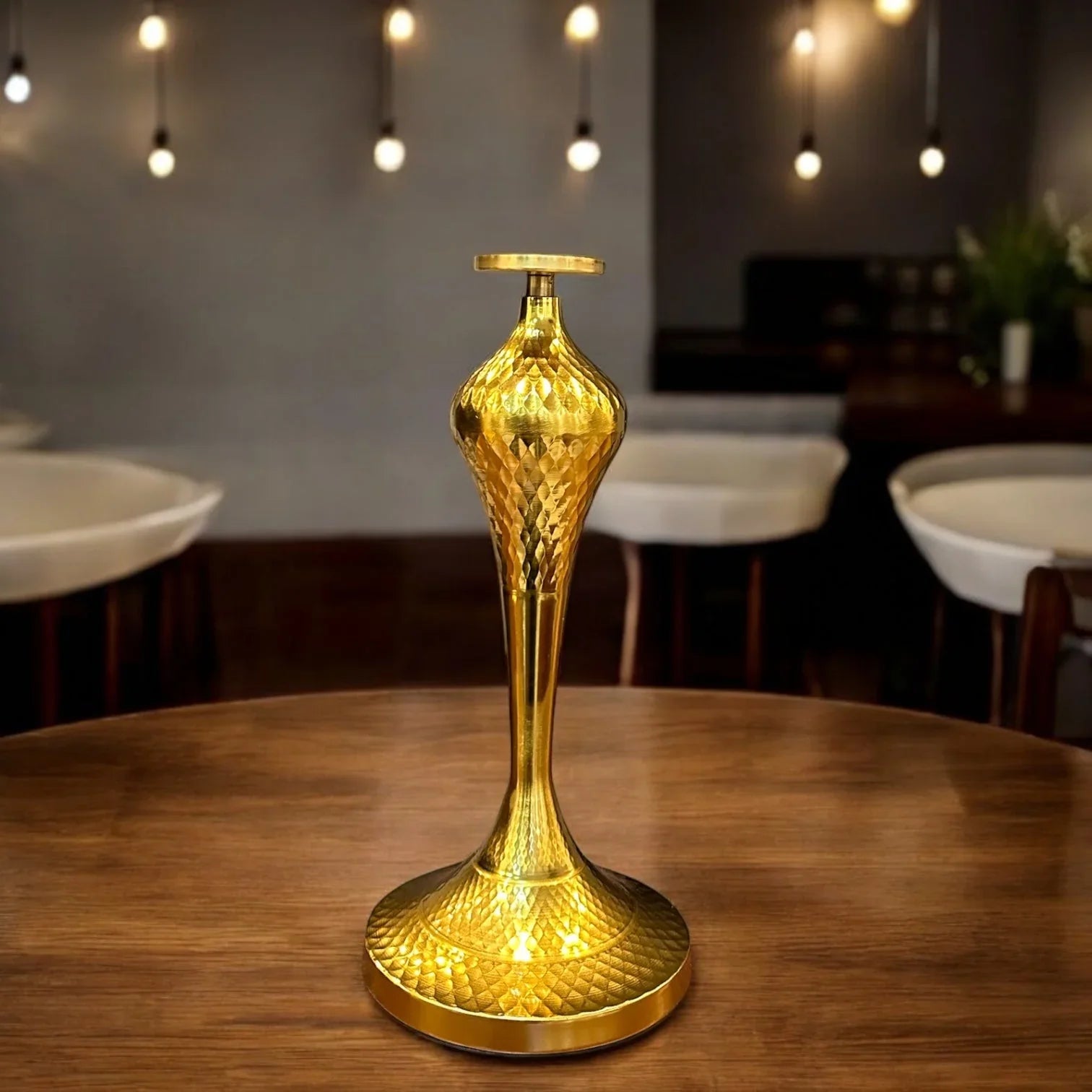 GOLDEN METAL CANDLEHOLDERS